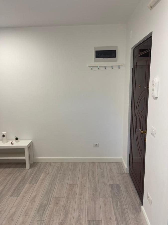 Apartament Incantator In Ρόμαν Εξωτερικό φωτογραφία