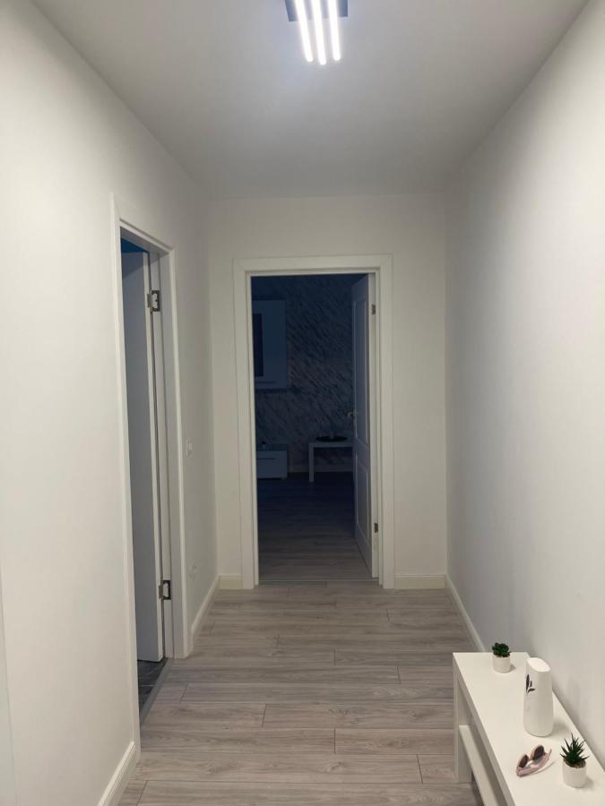 Apartament Incantator In Ρόμαν Εξωτερικό φωτογραφία