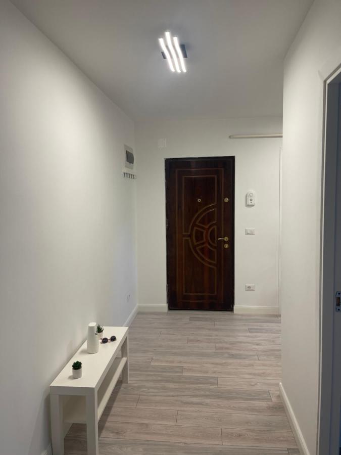 Apartament Incantator In Ρόμαν Εξωτερικό φωτογραφία