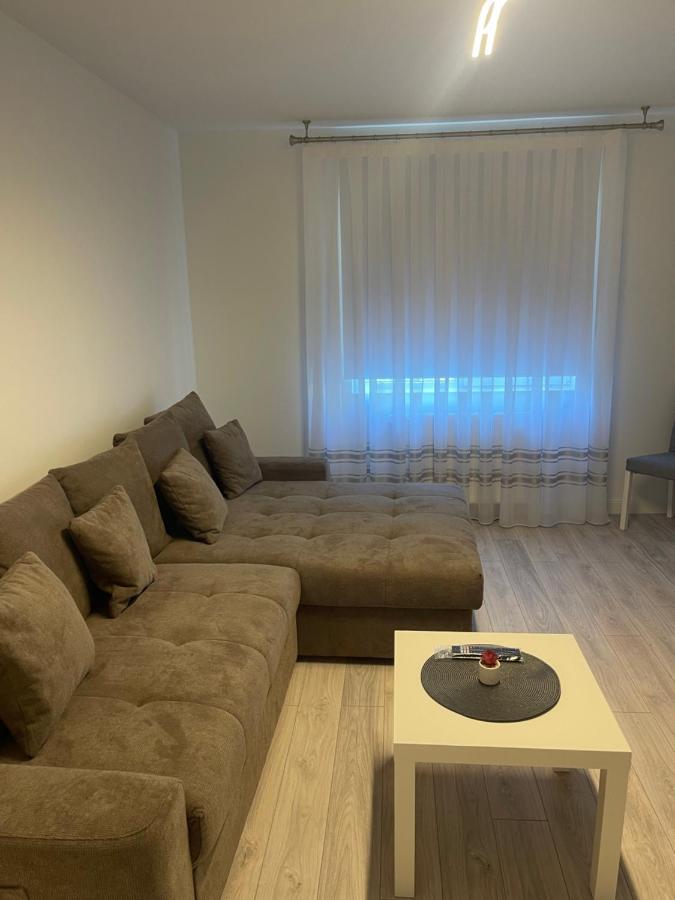 Apartament Incantator In Ρόμαν Εξωτερικό φωτογραφία